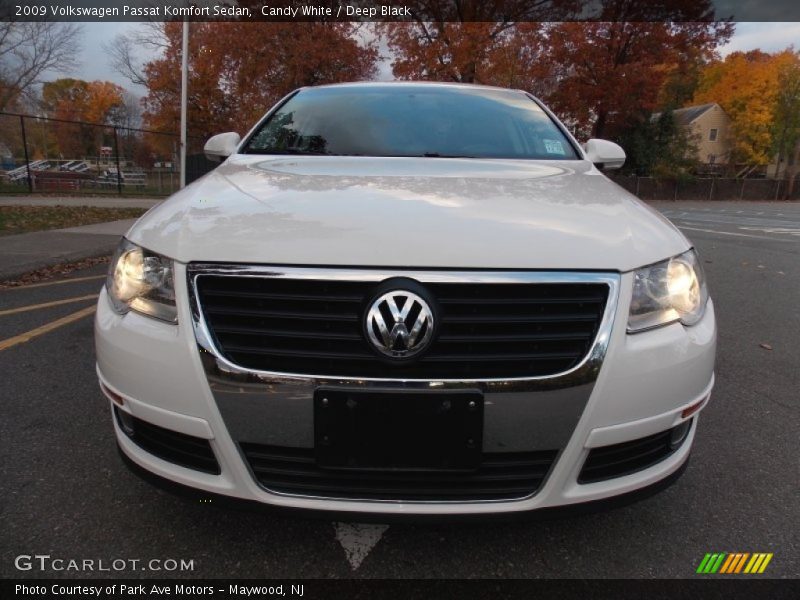 Candy White / Deep Black 2009 Volkswagen Passat Komfort Sedan