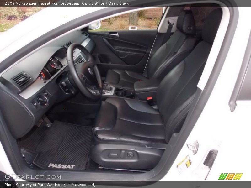 Candy White / Deep Black 2009 Volkswagen Passat Komfort Sedan