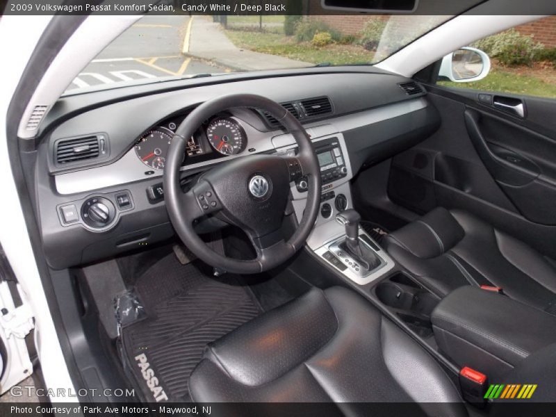 Candy White / Deep Black 2009 Volkswagen Passat Komfort Sedan