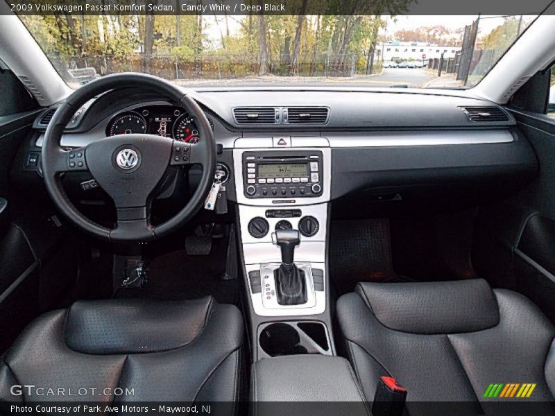 Candy White / Deep Black 2009 Volkswagen Passat Komfort Sedan