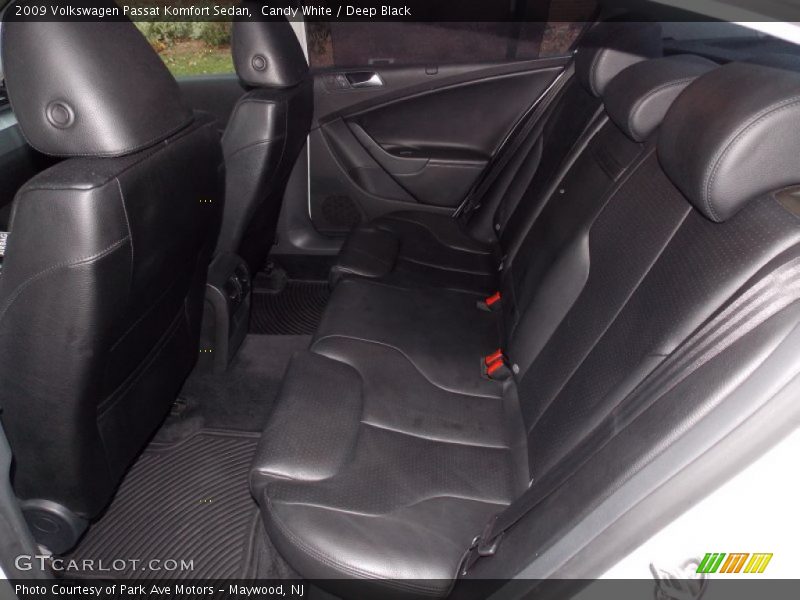 Candy White / Deep Black 2009 Volkswagen Passat Komfort Sedan