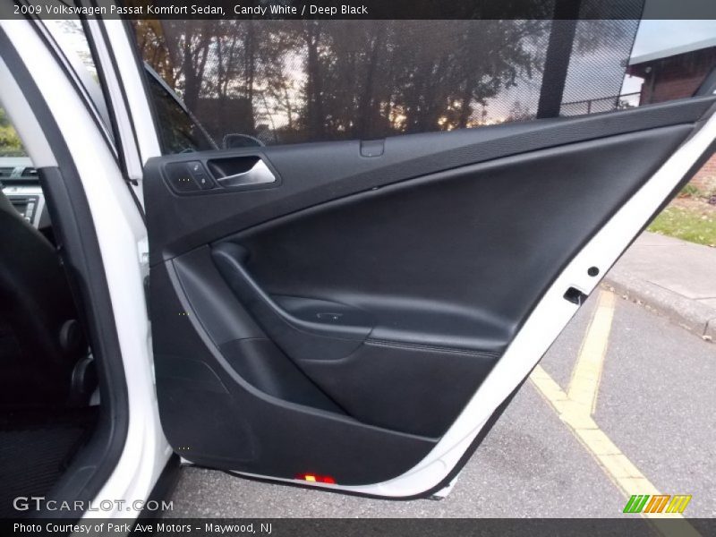 Candy White / Deep Black 2009 Volkswagen Passat Komfort Sedan