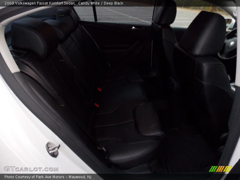 Candy White / Deep Black 2009 Volkswagen Passat Komfort Sedan
