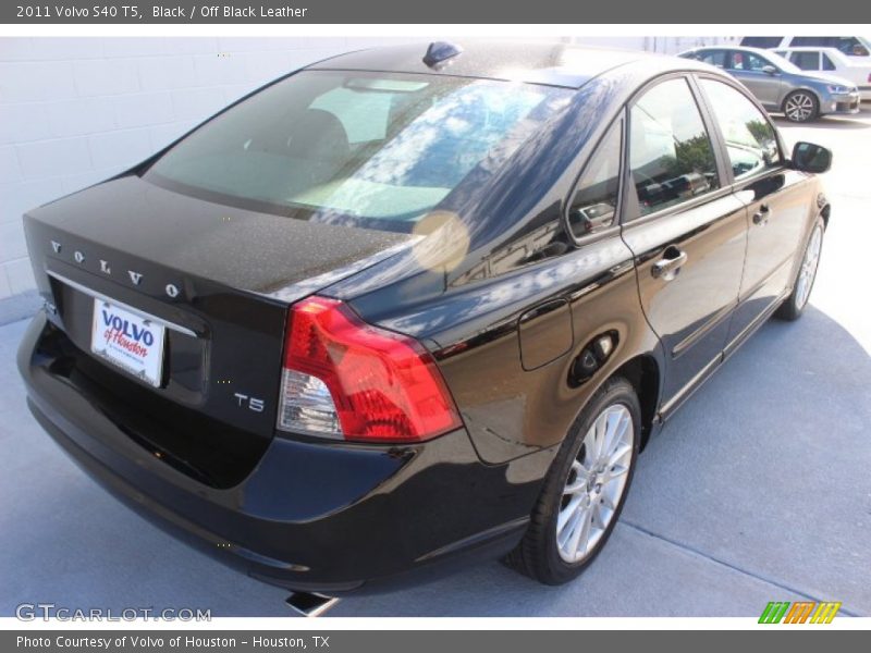 Black / Off Black Leather 2011 Volvo S40 T5
