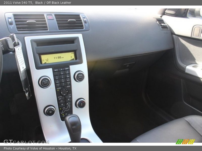 Black / Off Black Leather 2011 Volvo S40 T5