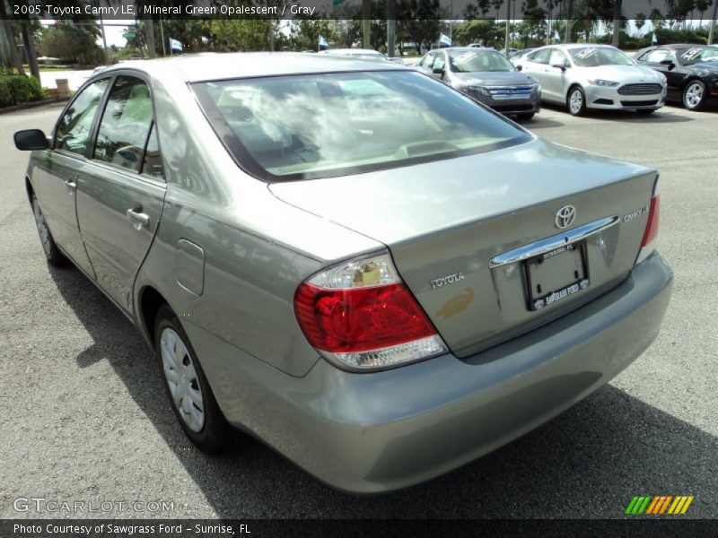Mineral Green Opalescent / Gray 2005 Toyota Camry LE