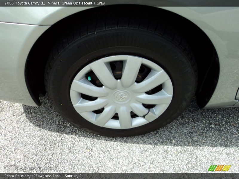 Mineral Green Opalescent / Gray 2005 Toyota Camry LE