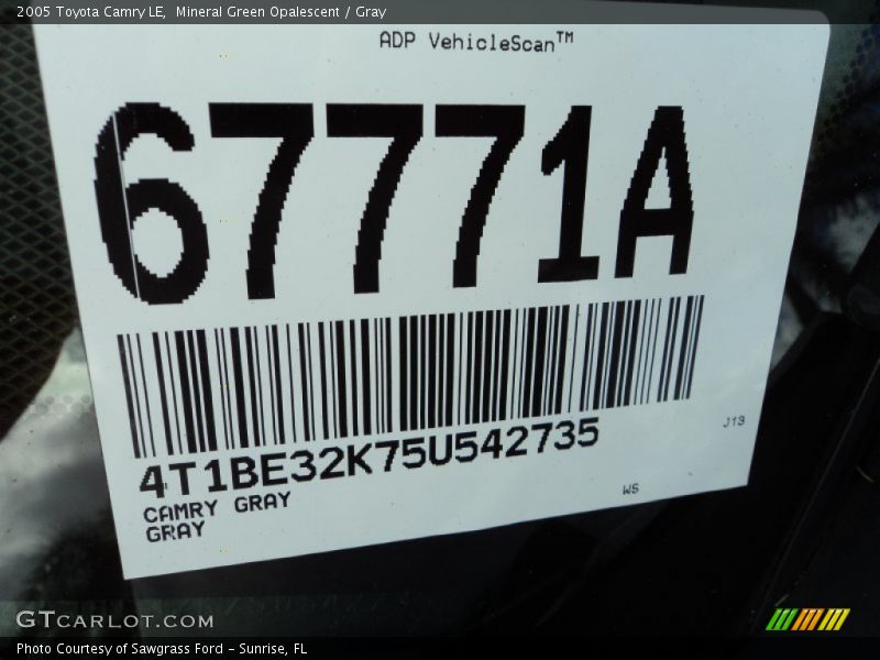Mineral Green Opalescent / Gray 2005 Toyota Camry LE