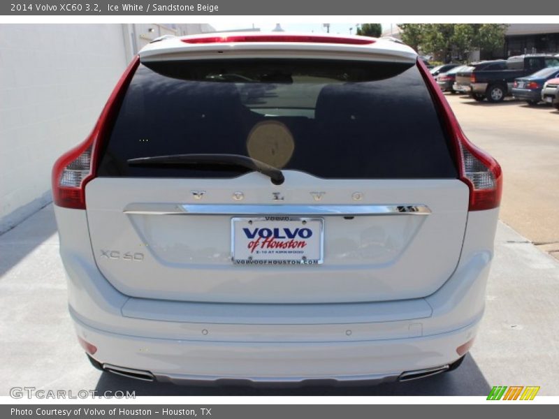 Ice White / Sandstone Beige 2014 Volvo XC60 3.2