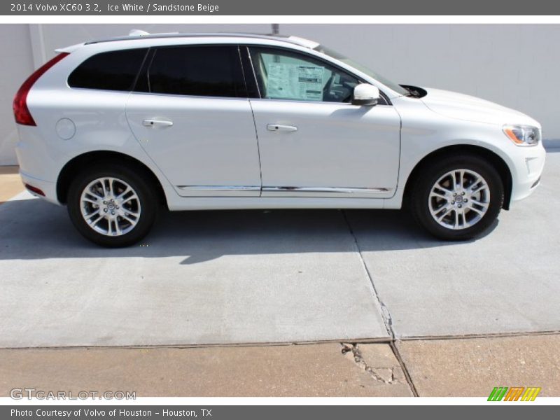 Ice White / Sandstone Beige 2014 Volvo XC60 3.2