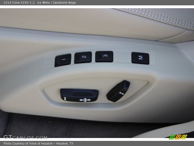 Ice White / Sandstone Beige 2014 Volvo XC60 3.2