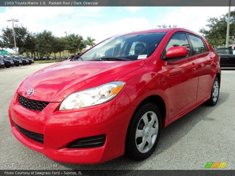 Front 3/4 View of 2009 Matrix 1.8