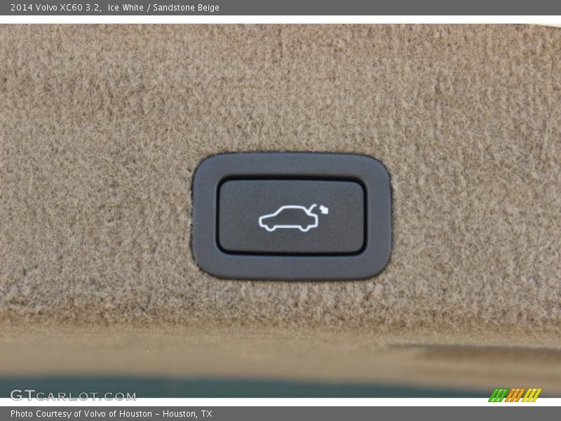 Ice White / Sandstone Beige 2014 Volvo XC60 3.2