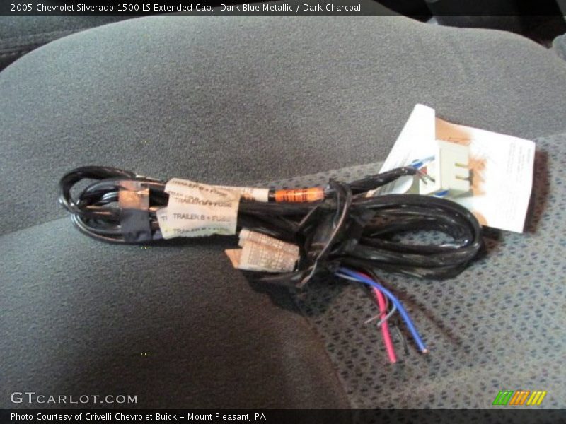 Dark Blue Metallic / Dark Charcoal 2005 Chevrolet Silverado 1500 LS Extended Cab