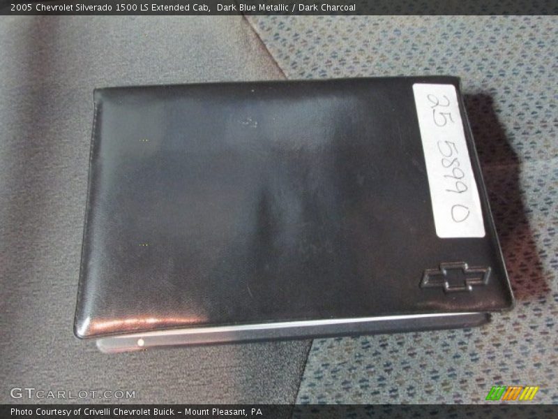 Dark Blue Metallic / Dark Charcoal 2005 Chevrolet Silverado 1500 LS Extended Cab