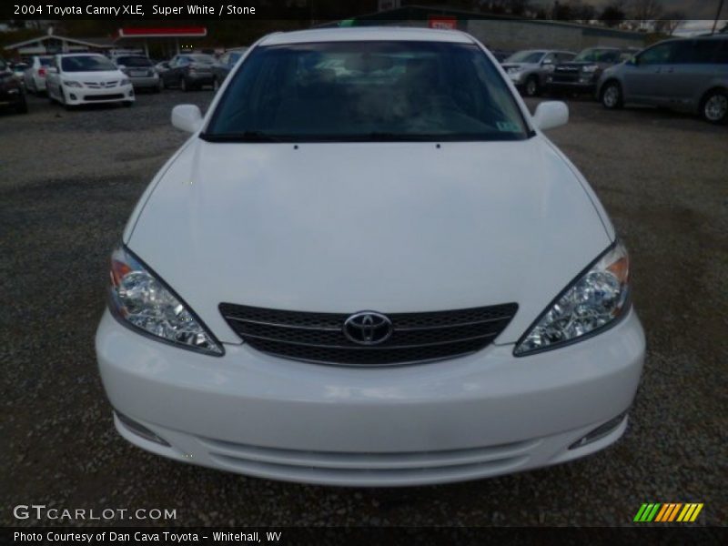 Super White / Stone 2004 Toyota Camry XLE