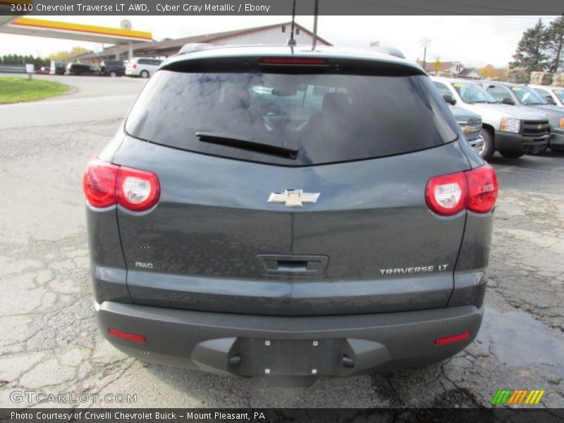 Cyber Gray Metallic / Ebony 2010 Chevrolet Traverse LT AWD