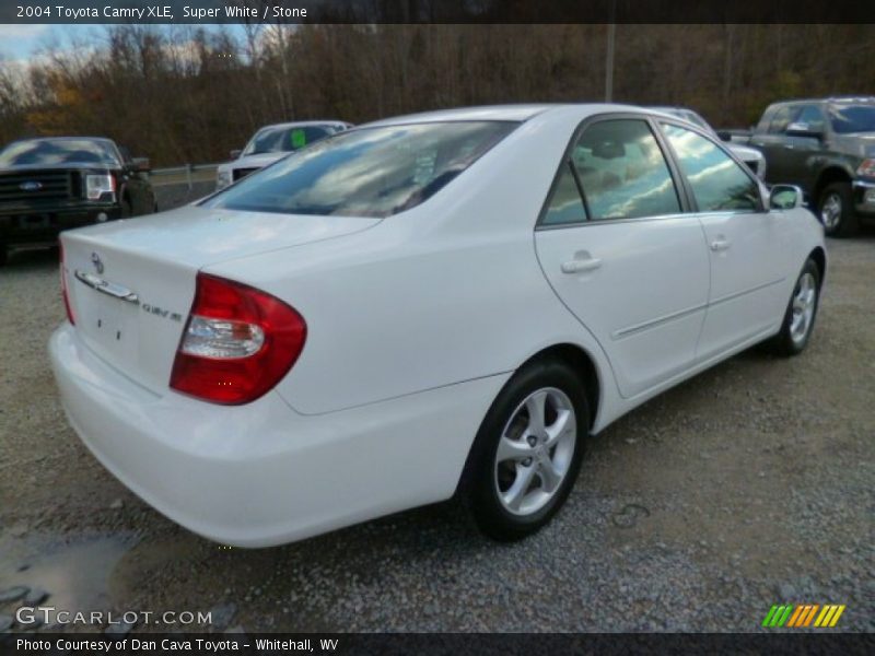 Super White / Stone 2004 Toyota Camry XLE