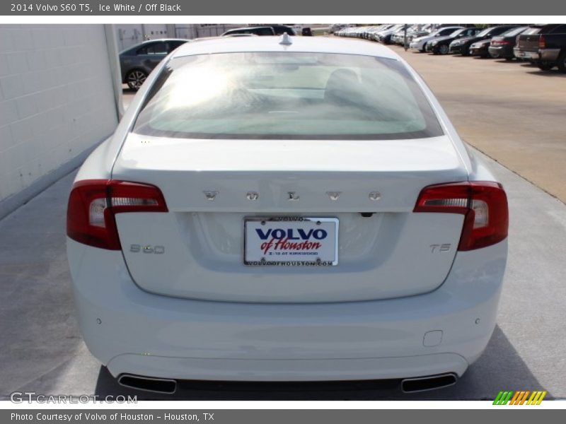 Ice White / Off Black 2014 Volvo S60 T5