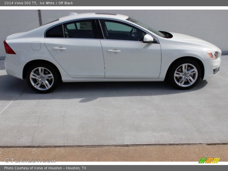 Ice White / Off Black 2014 Volvo S60 T5
