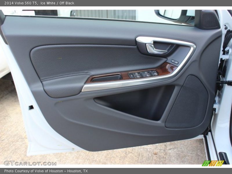 Ice White / Off Black 2014 Volvo S60 T5