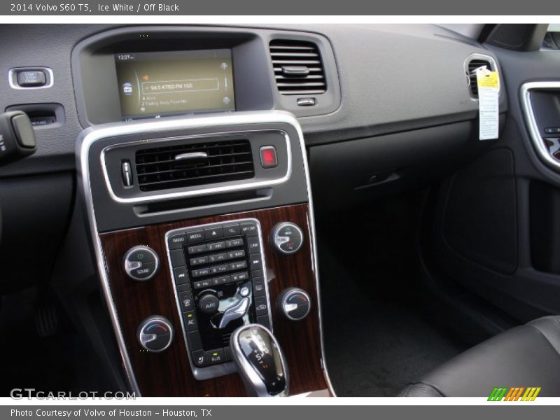 Ice White / Off Black 2014 Volvo S60 T5