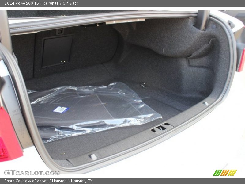 Ice White / Off Black 2014 Volvo S60 T5