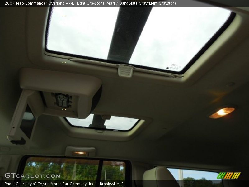 Light Graystone Pearl / Dark Slate Gray/Light Graystone 2007 Jeep Commander Overland 4x4