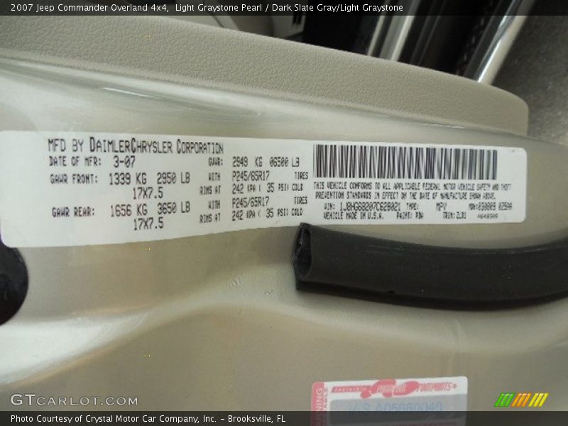 Light Graystone Pearl / Dark Slate Gray/Light Graystone 2007 Jeep Commander Overland 4x4