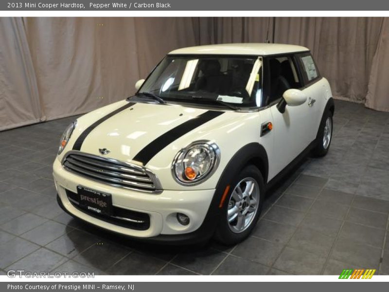 Pepper White / Carbon Black 2013 Mini Cooper Hardtop