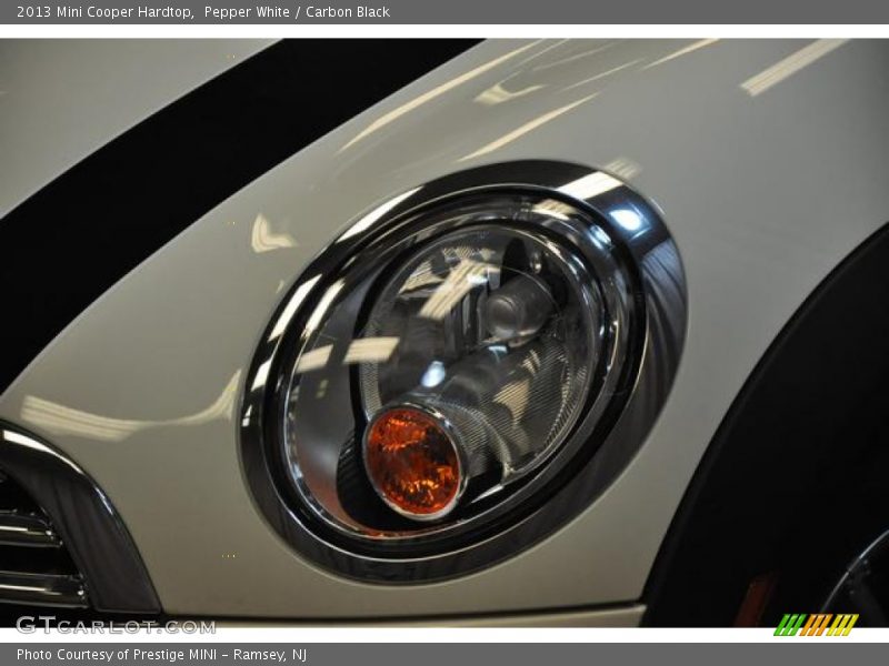 Pepper White / Carbon Black 2013 Mini Cooper Hardtop