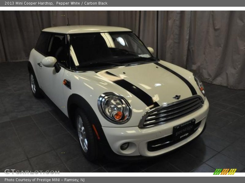 Pepper White / Carbon Black 2013 Mini Cooper Hardtop