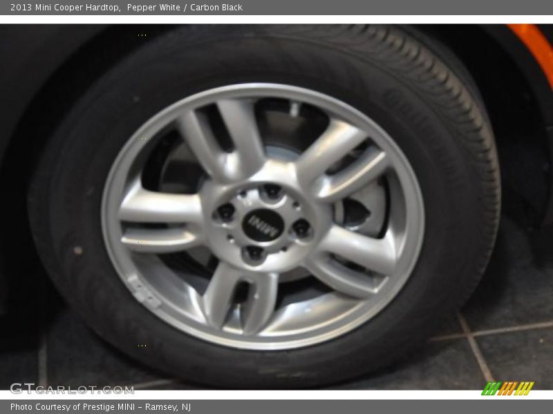 Pepper White / Carbon Black 2013 Mini Cooper Hardtop