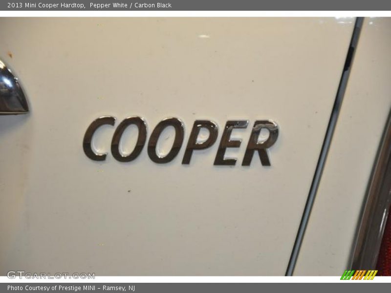 Pepper White / Carbon Black 2013 Mini Cooper Hardtop