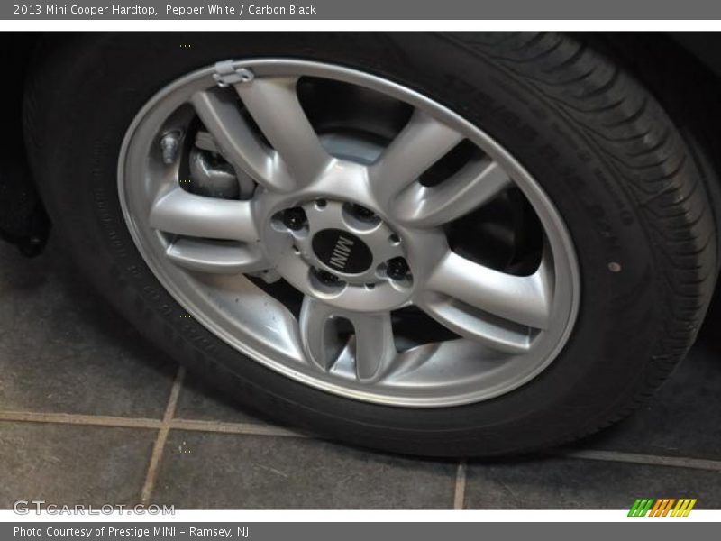 Pepper White / Carbon Black 2013 Mini Cooper Hardtop