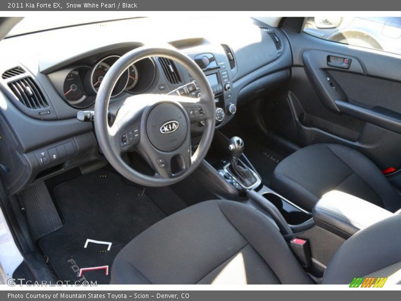Snow White Pearl / Black 2011 Kia Forte EX