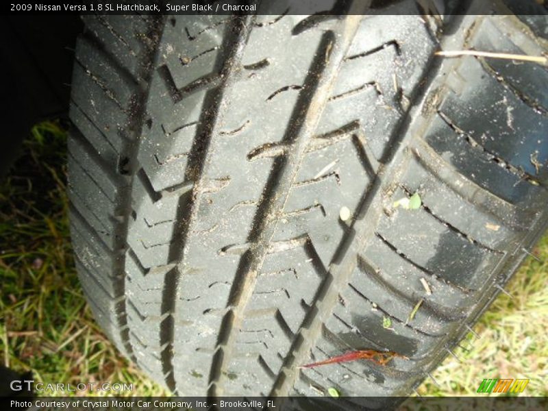 Super Black / Charcoal 2009 Nissan Versa 1.8 SL Hatchback