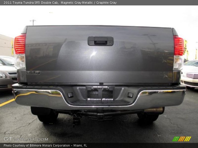 Magnetic Gray Metallic / Graphite Gray 2011 Toyota Tundra SR5 Double Cab