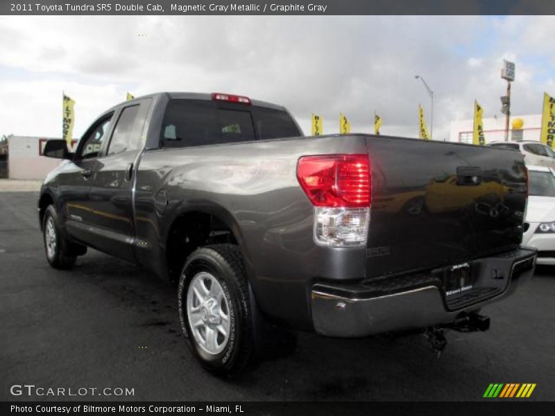 Magnetic Gray Metallic / Graphite Gray 2011 Toyota Tundra SR5 Double Cab