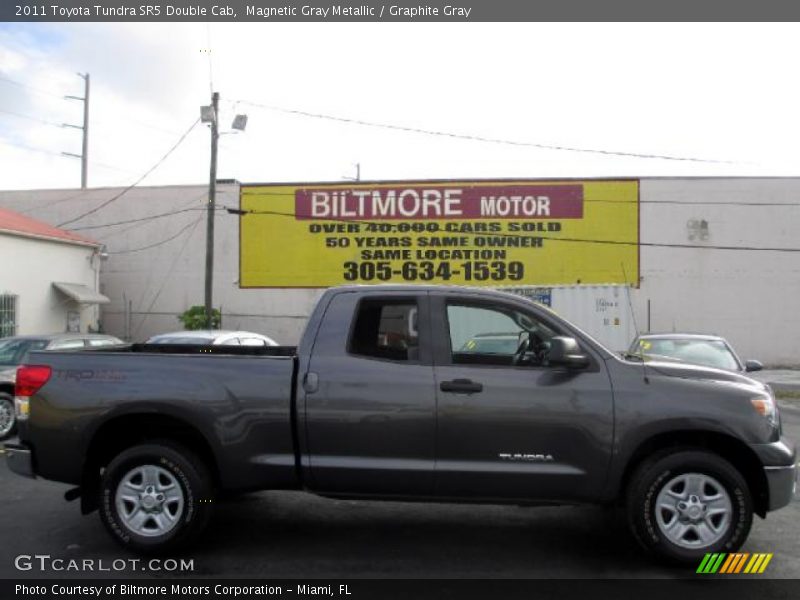 Magnetic Gray Metallic / Graphite Gray 2011 Toyota Tundra SR5 Double Cab
