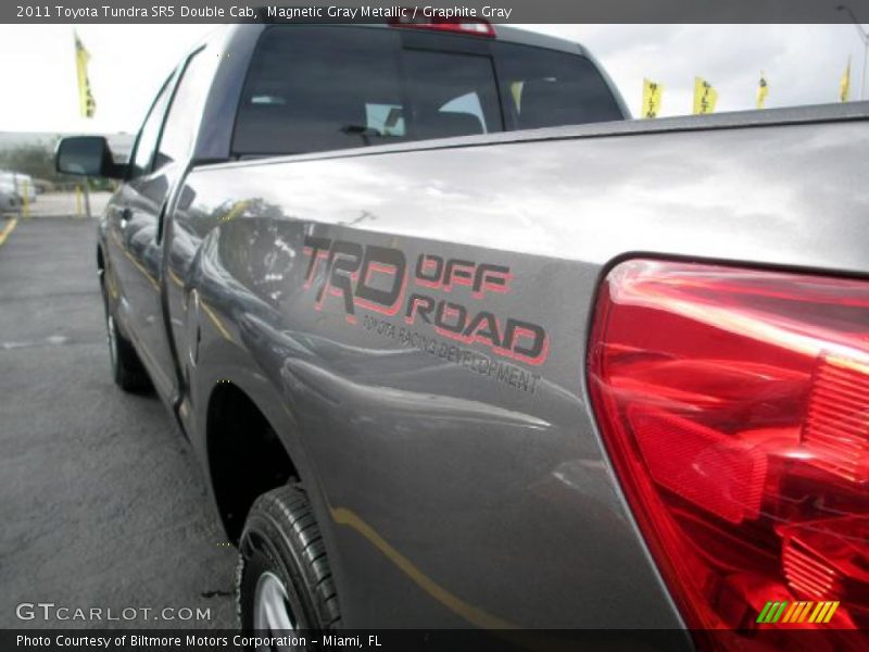 Magnetic Gray Metallic / Graphite Gray 2011 Toyota Tundra SR5 Double Cab