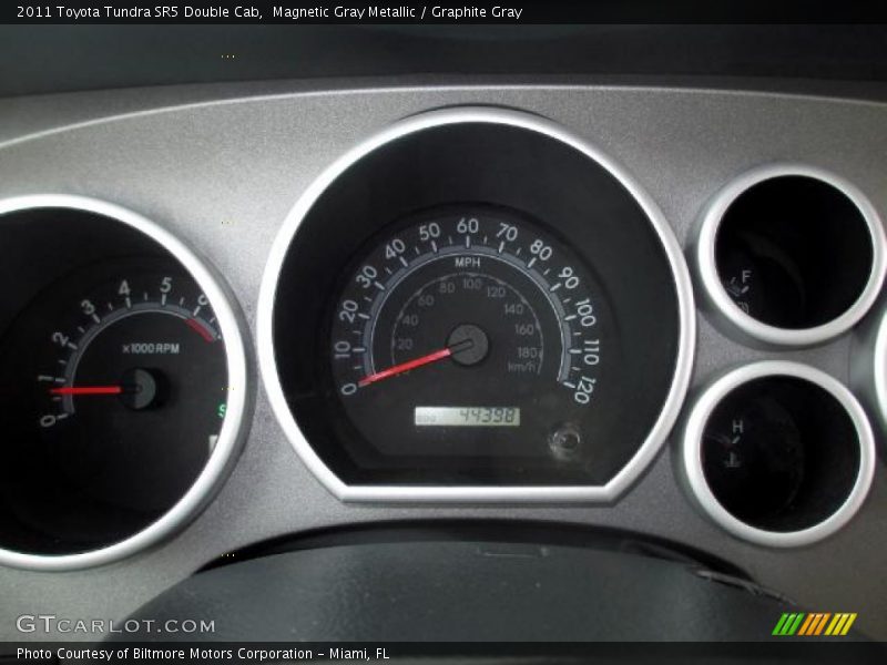 Magnetic Gray Metallic / Graphite Gray 2011 Toyota Tundra SR5 Double Cab