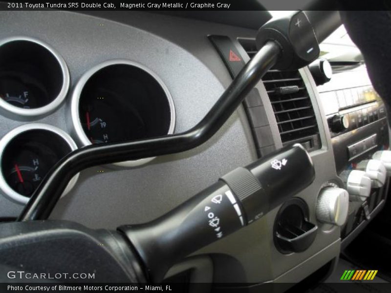 Magnetic Gray Metallic / Graphite Gray 2011 Toyota Tundra SR5 Double Cab