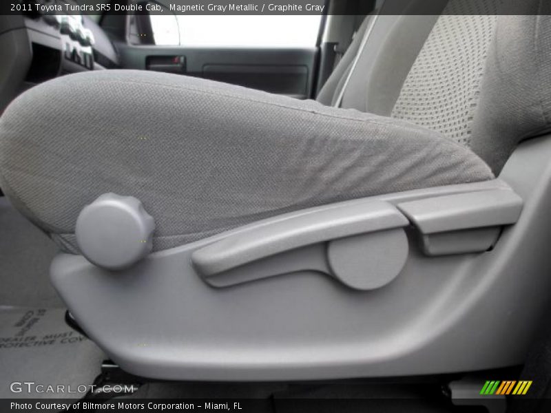Magnetic Gray Metallic / Graphite Gray 2011 Toyota Tundra SR5 Double Cab