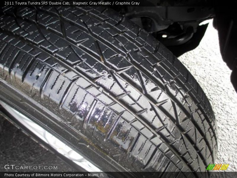 Magnetic Gray Metallic / Graphite Gray 2011 Toyota Tundra SR5 Double Cab