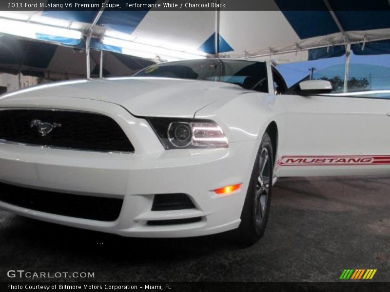 Performance White / Charcoal Black 2013 Ford Mustang V6 Premium Coupe
