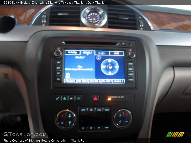 White Diamond Tricoat / Titanium/Dark Titanium 2010 Buick Enclave CXL