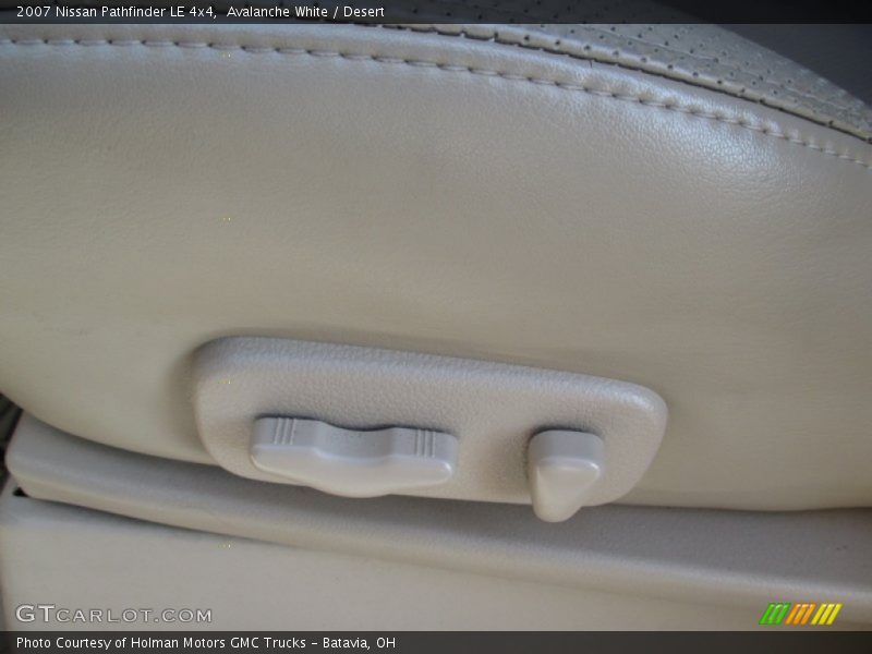 Avalanche White / Desert 2007 Nissan Pathfinder LE 4x4