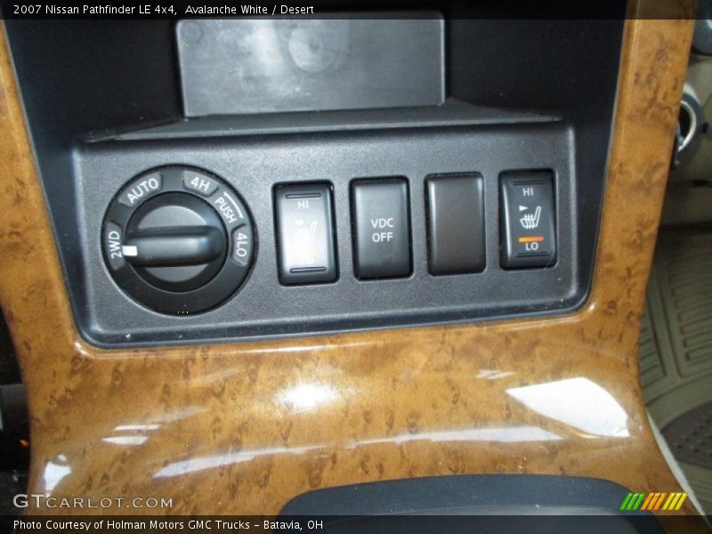 Avalanche White / Desert 2007 Nissan Pathfinder LE 4x4