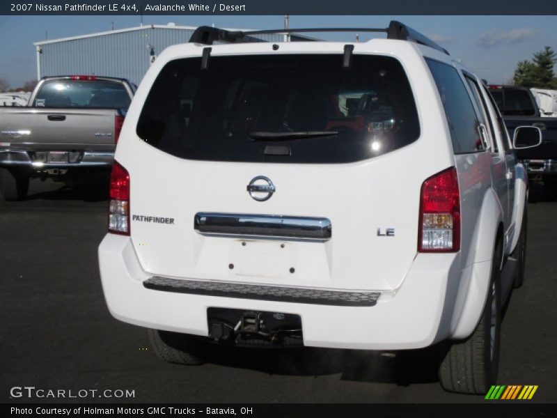 Avalanche White / Desert 2007 Nissan Pathfinder LE 4x4